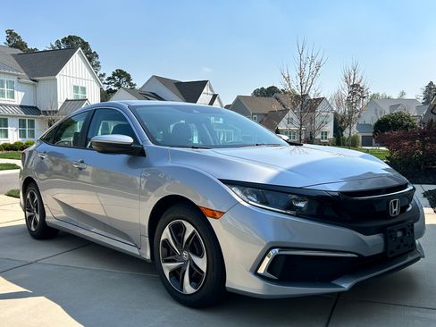 Used 2019 Honda Civic LX image 6
