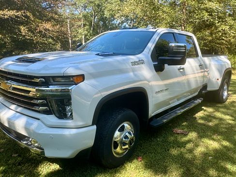 Used 2021 Chevrolet Silverado 3500 High Country image 1