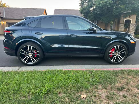 Used 2024 Porsche Cayenne S AWD/4WD image 8