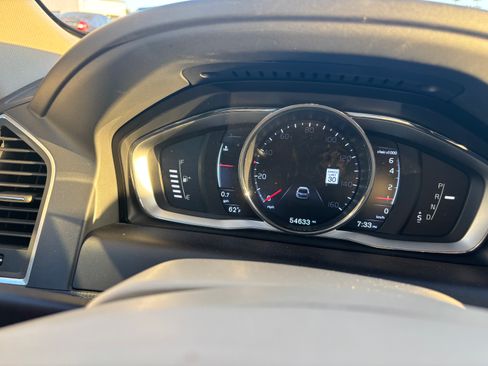 Used 2016 Volvo XC60 T5 Platinum FWD image 11
