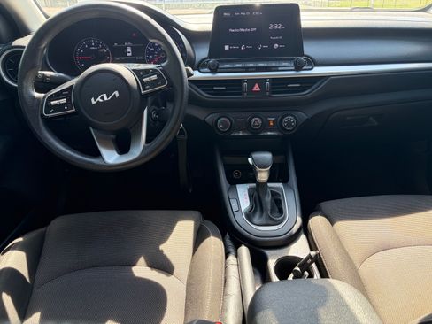 Used 2023 Kia Forte LXS FWD image 9