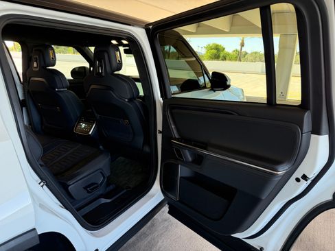 Used 2023 Rivian R1S Adventure AWD/4WD image 18