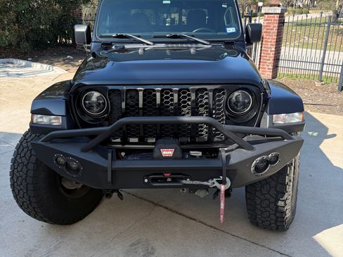 Used 2020 Jeep Gladiator Sport w/ Quick Order Package 24S image 2