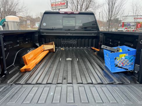 Used 2022 Chevrolet Silverado 2500 High Country w/ Technology Package image 12