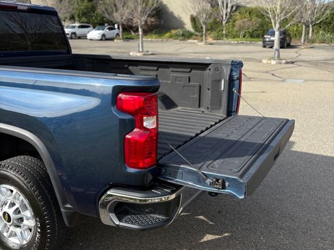 Used 2022 Chevrolet Silverado 2500 LT w/ Convenience Package image 13