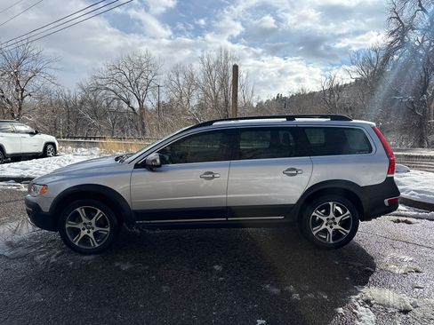 Used 2015 Volvo XC70 T6 w/ Proximity Package image 5