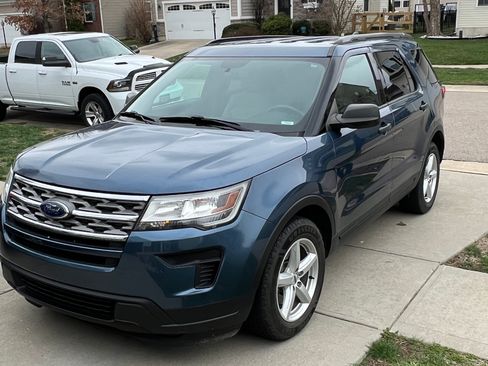 Used 2018 Ford Explorer FWD image 2