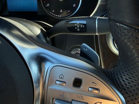 Used 2020 Mercedes-Benz GLC 300 4MATIC image 11