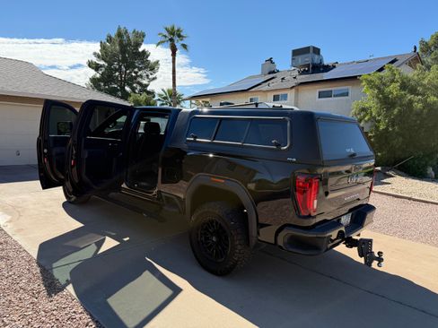 Used 2023 GMC Sierra 2500 AT4 w/ Gooseneck/5TH Wheel Package image 5