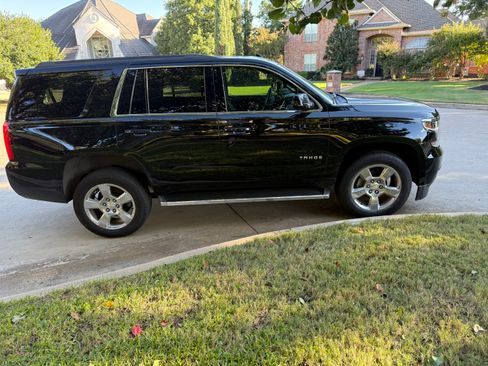 Used 2017 Chevrolet Tahoe LS image 2