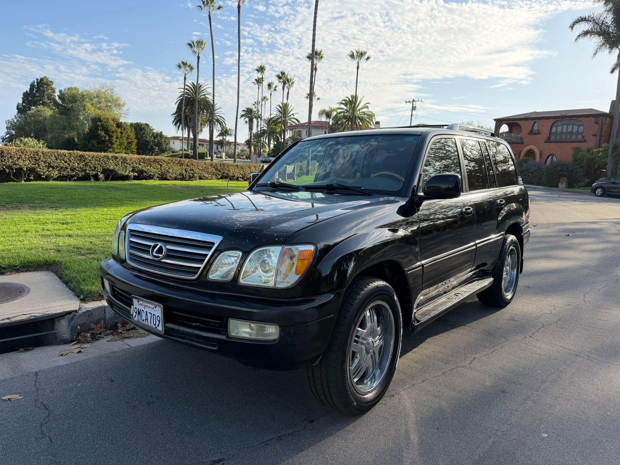 Used 2004 Lexus LX 470 4WD image 2