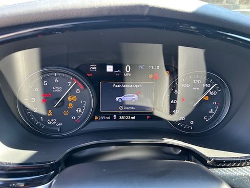 Used 2023 Cadillac XT6 Sport w/ Technology Package image 10