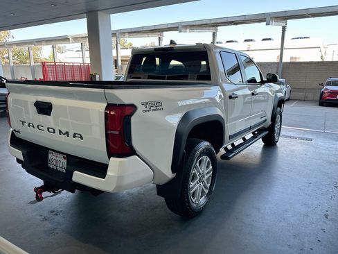 Used 2025 Toyota Tacoma TRD Off-Road image 5