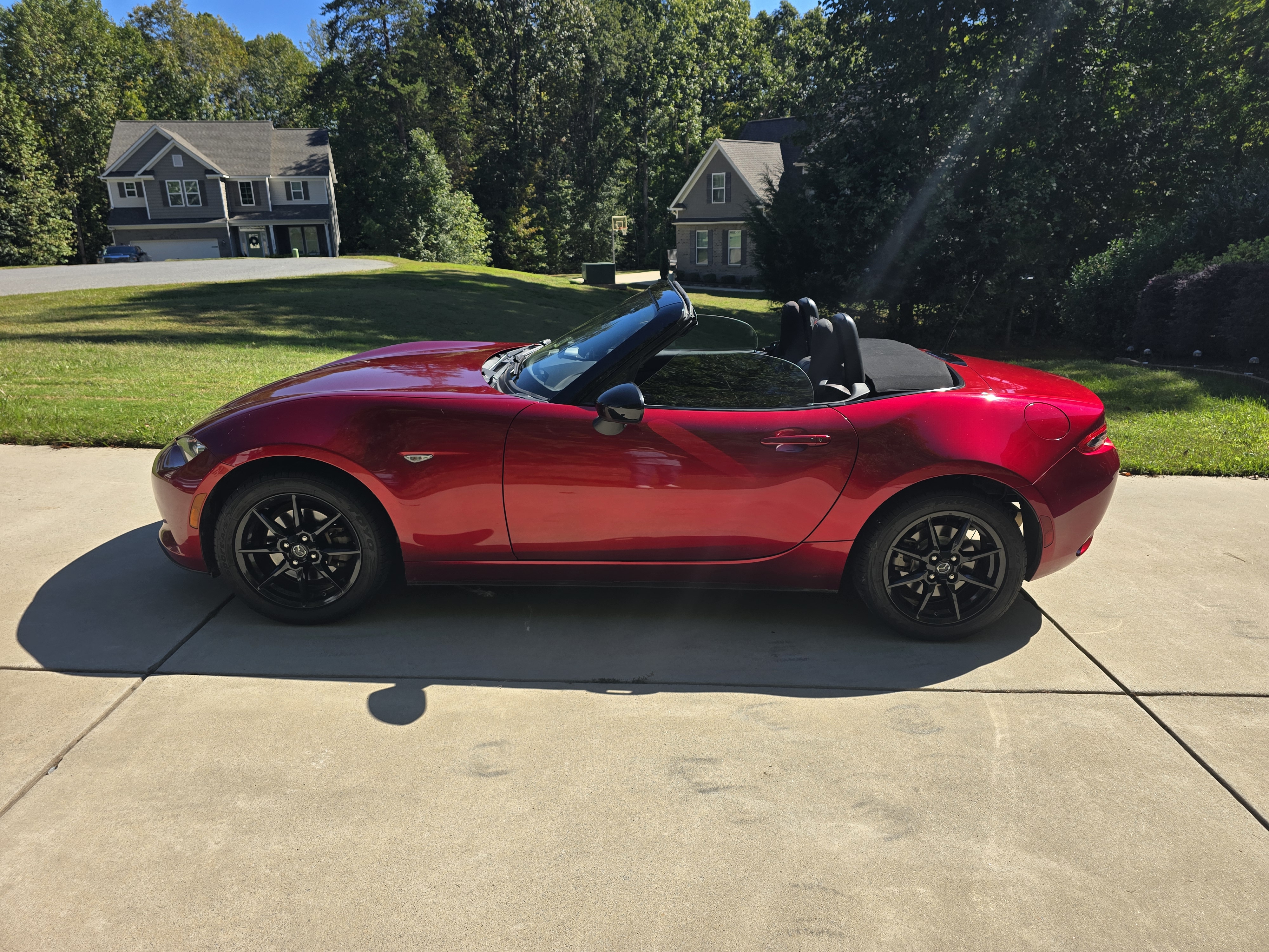 Used 2019 MAZDA MX-5 Miata Sport w/ I-ACTIVSENSE Sport Package RWD image 14
