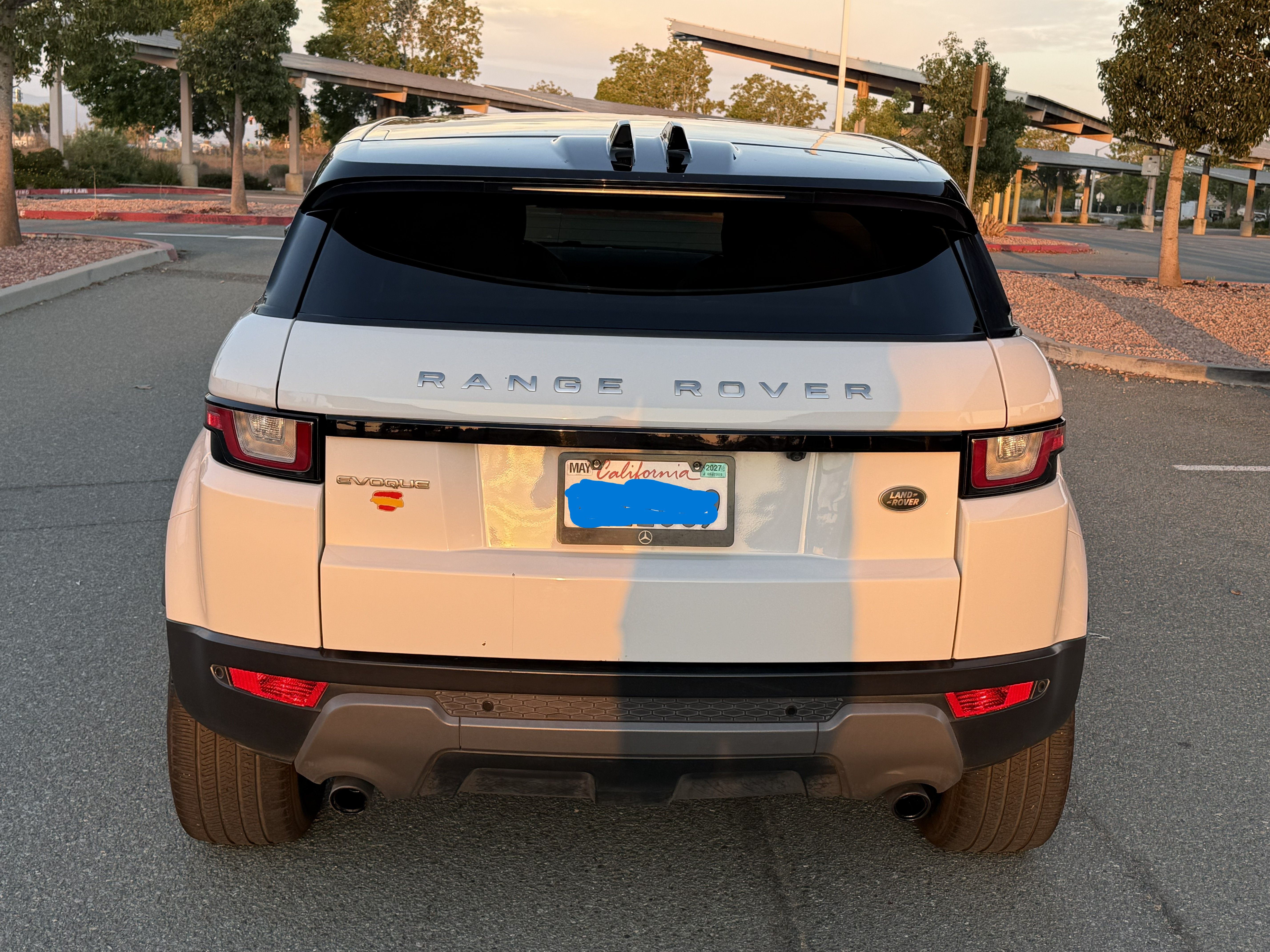 Used 2018 Land Rover Range Rover Evoque SE Premium AWD/4WD image 11