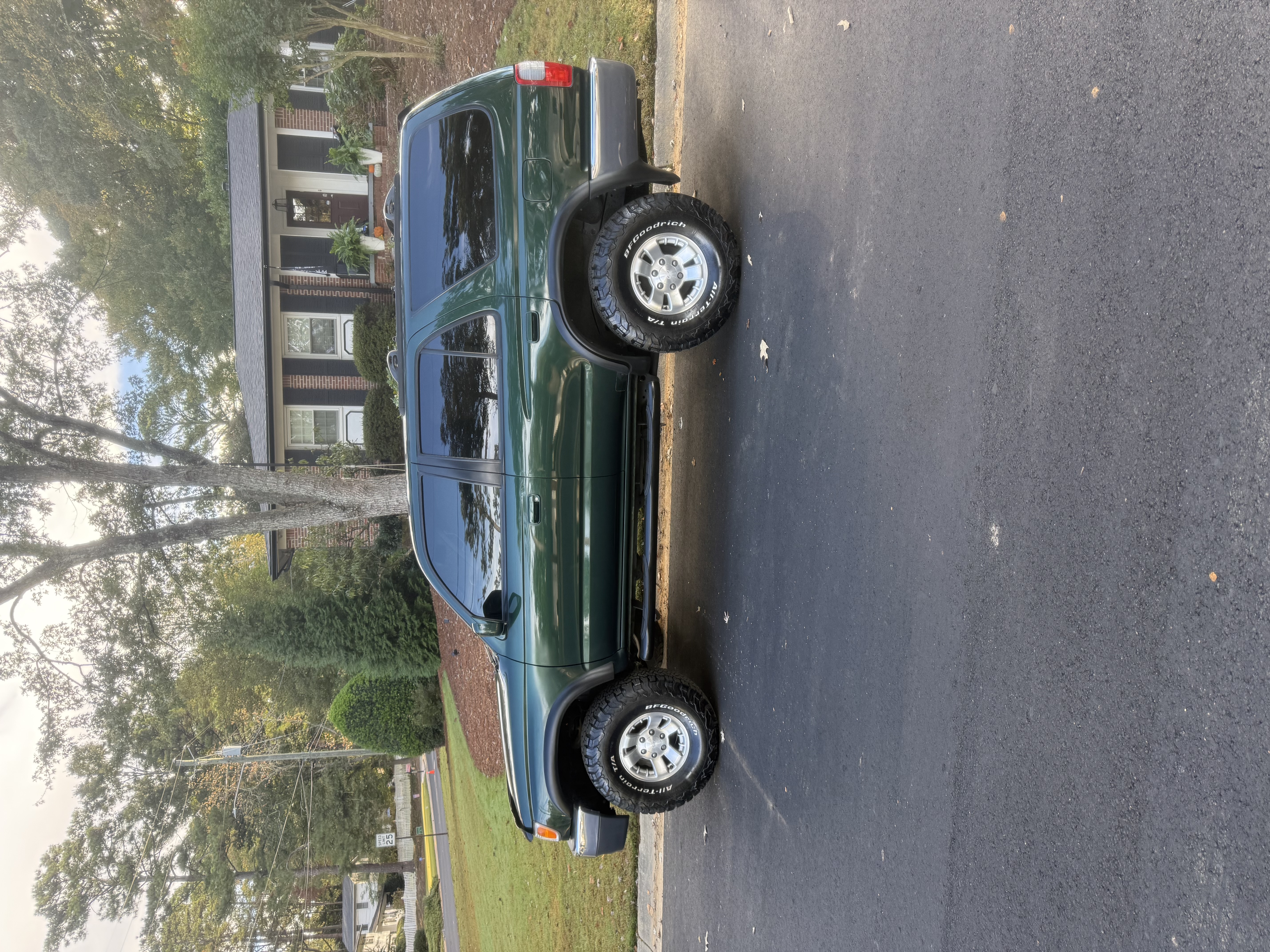 Used 2000 Toyota 4Runner SR5 RWD image 24