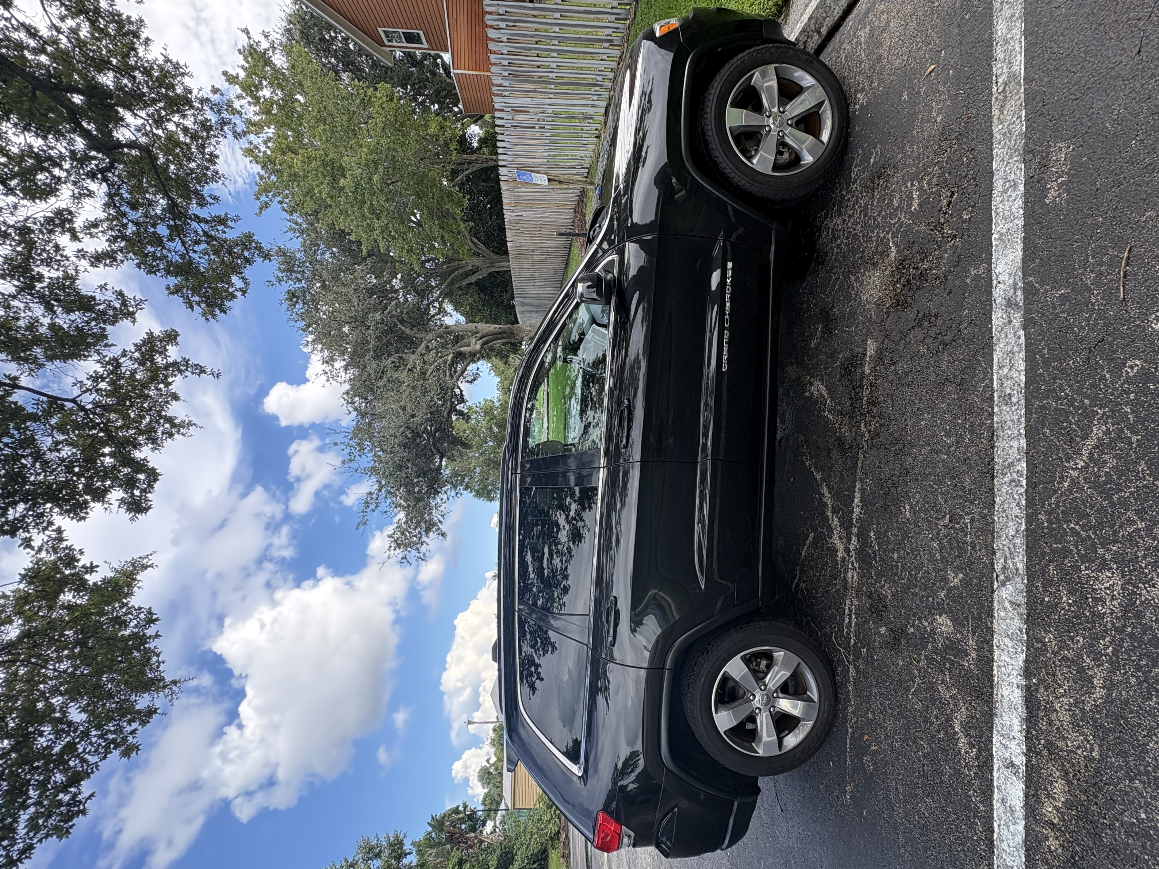 Used 2014 Jeep Grand Cherokee Laredo w/ Trailer Tow Group IV RWD image 5
