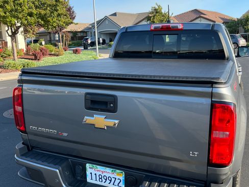 Used 2020 Chevrolet Colorado LT w/ Safety Package image 2