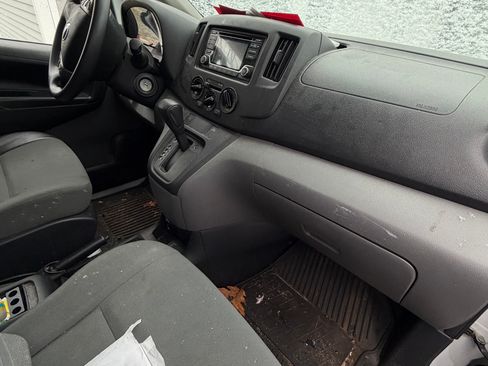 Used 2019 Nissan NV200 SV image 2