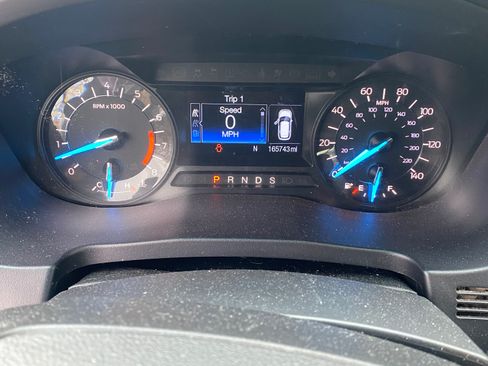 Used 2016 Ford Explorer XLT image 4