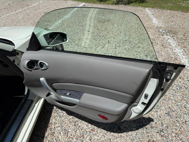 Used 2006 Nissan 350Z Touring RWD image 12
