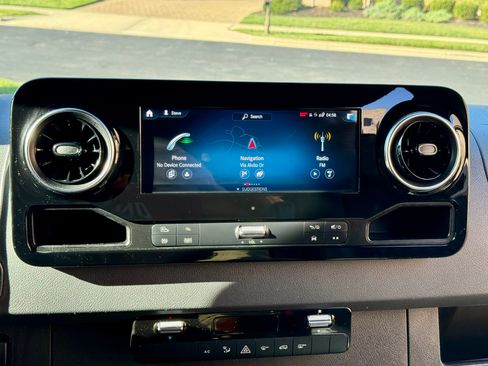 Used 2019 Mercedes-Benz Sprinter 1500 image 21