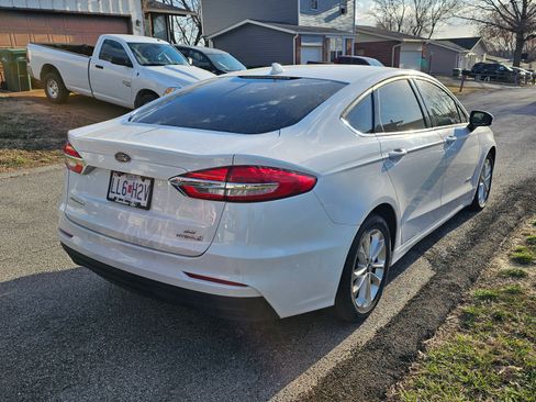 Used 2019 Ford Fusion SE image 7