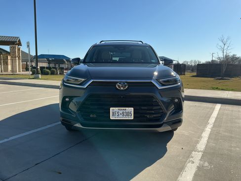 Used 2025 Toyota Grand Highlander AWD image 14