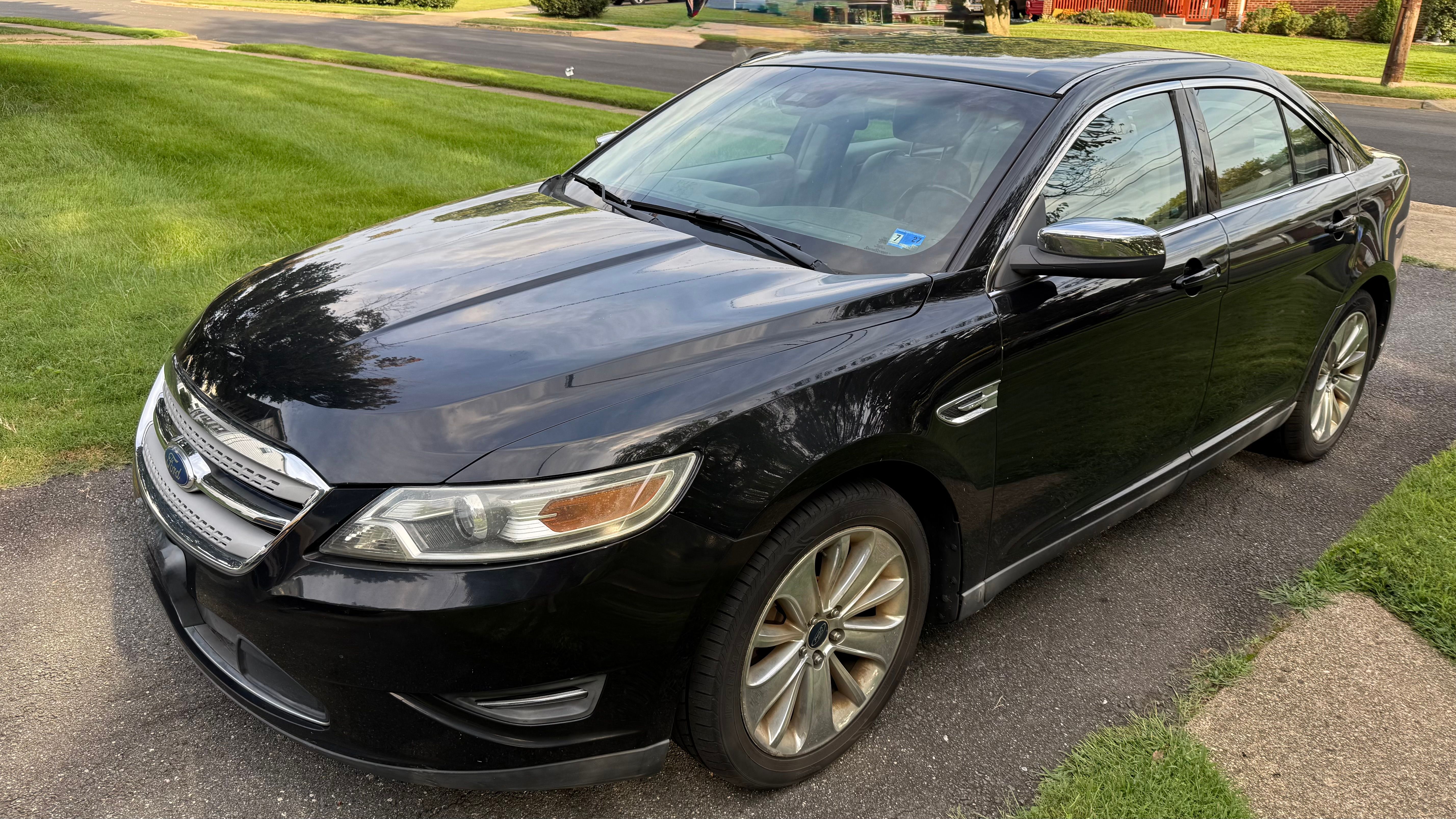 Used 2012 Ford Taurus Limited AWD/4WD image 1