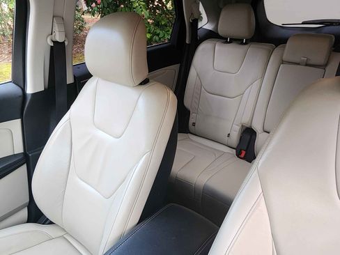 Used 2016 Ford Edge Titanium w/ Technology Package image 10