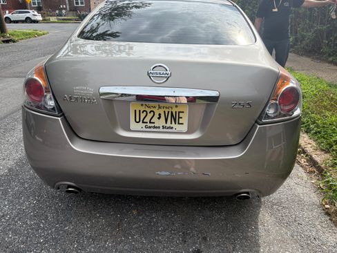 Used 2012 Nissan Altima 2.5 S FWD image 5