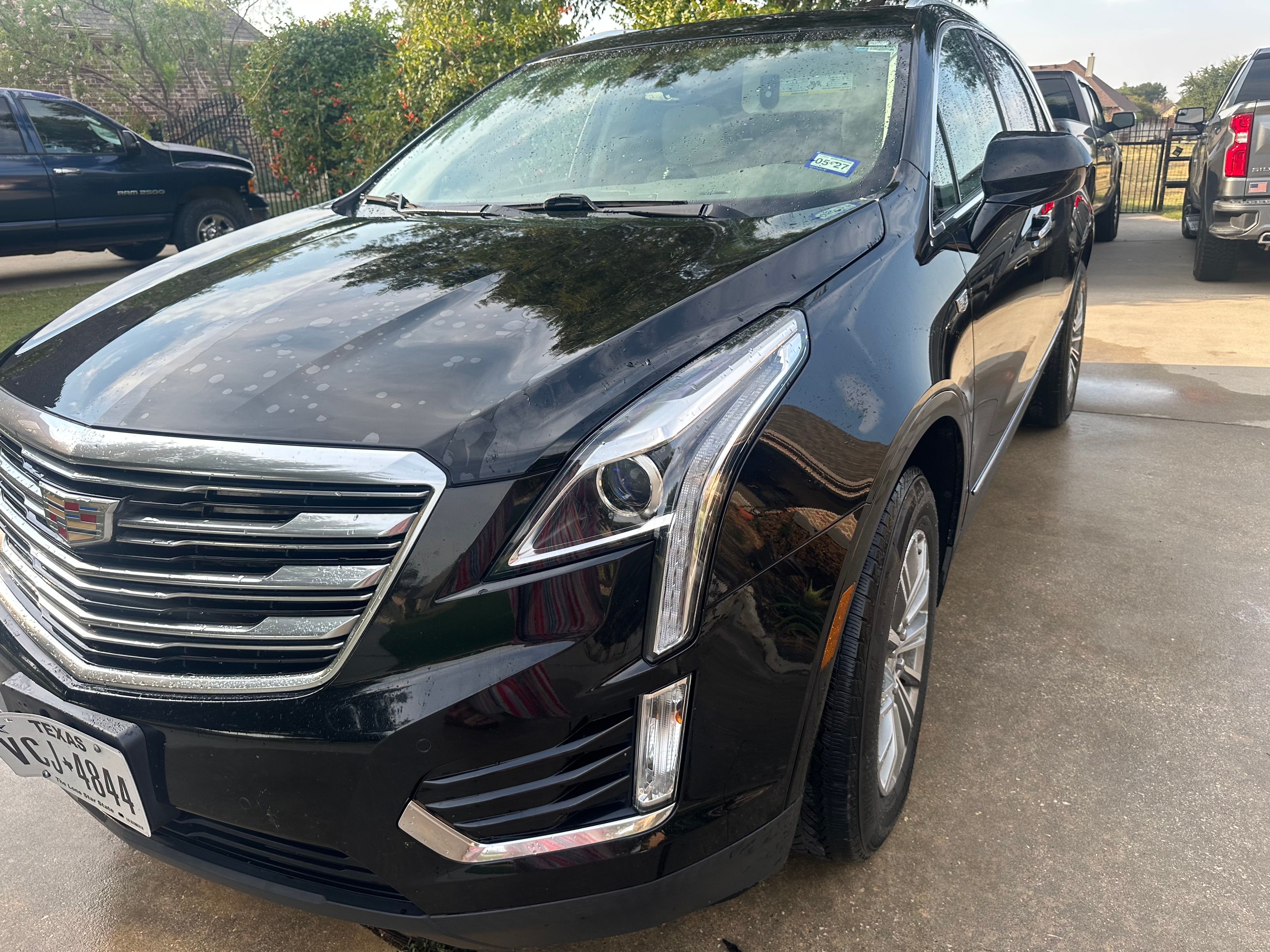 Used 2019 Cadillac XT5 Luxury FWD image 2