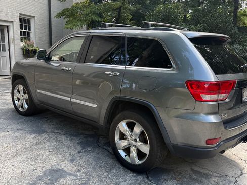 Used 2012 Jeep Grand Cherokee Overland Summit RWD image 4