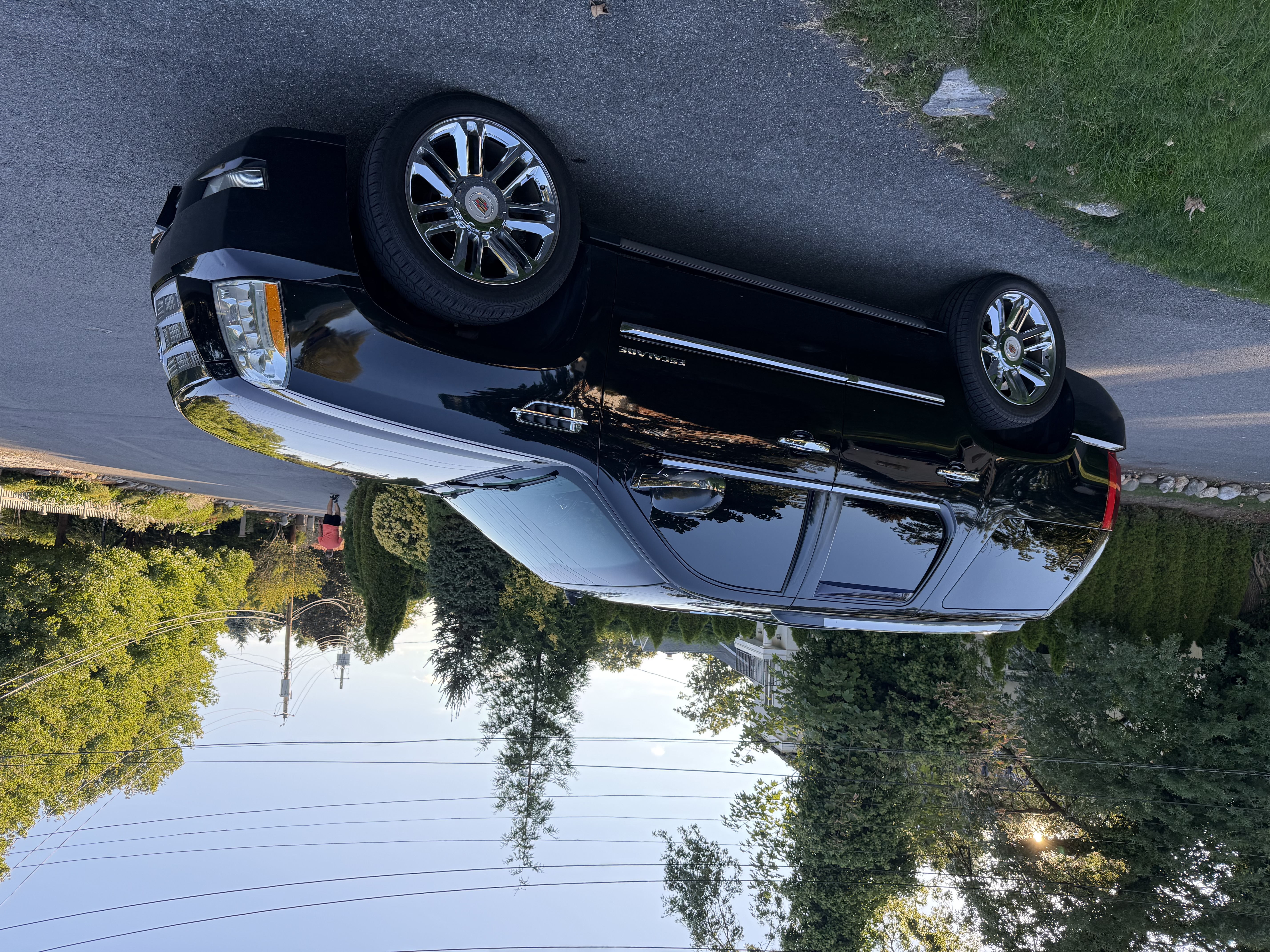 Used 2013 Cadillac Escalade Platinum AWD/4WD image 9