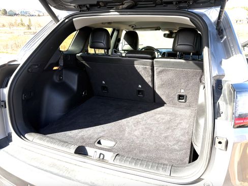 Used 2021 Jeep Cherokee Trailhawk w/ Comfort/Convenience Group image 10