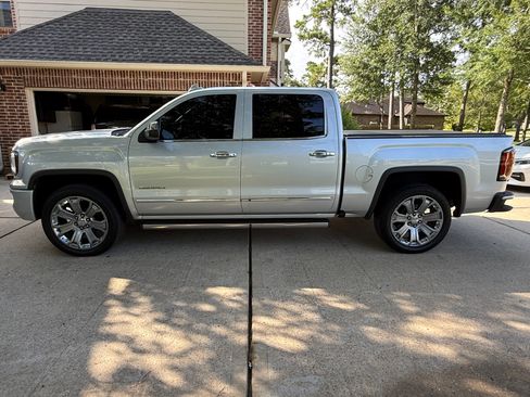 Used 2018 GMC Sierra 1500 Denali w/ Denali Ultimate Package AWD/4WD image 1