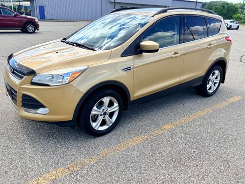 Used 2015 Ford Escape SE w/ Equipment Group 201A AWD/4WD image 5