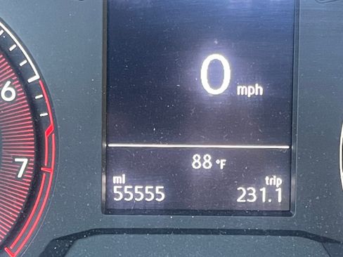 Used 2019 Volkswagen Jetta SE w/ Cold Weather Package image 23