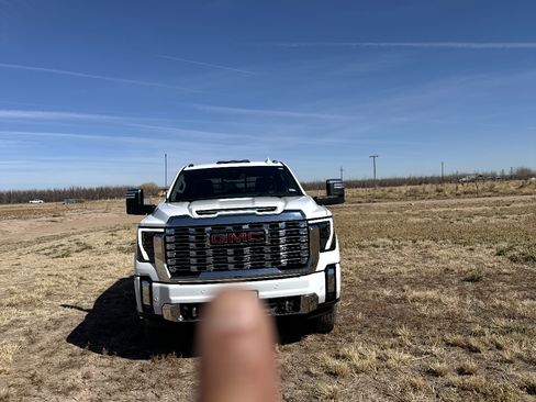 Used 2024 GMC Sierra 3500 Denali AWD/4WD image 5