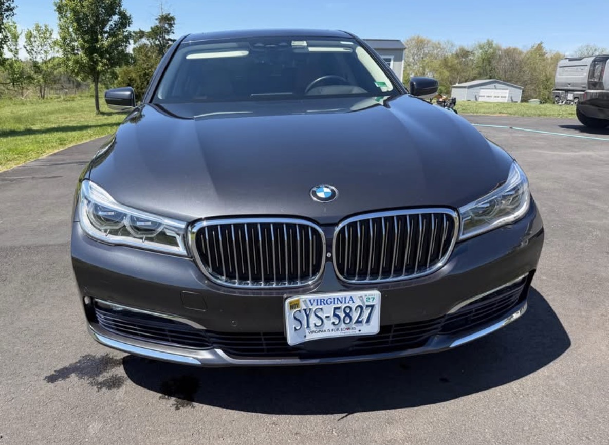 Used 2016 BMW 750i xDrive AWD/4WD image 2