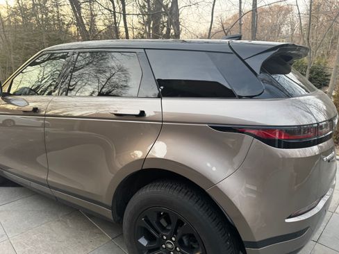 Used 2020 Land Rover Range Rover Evoque S image 11