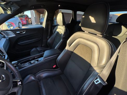 Used 2018 Volvo XC60 T6 R-Design w/ Convenience Package image 20