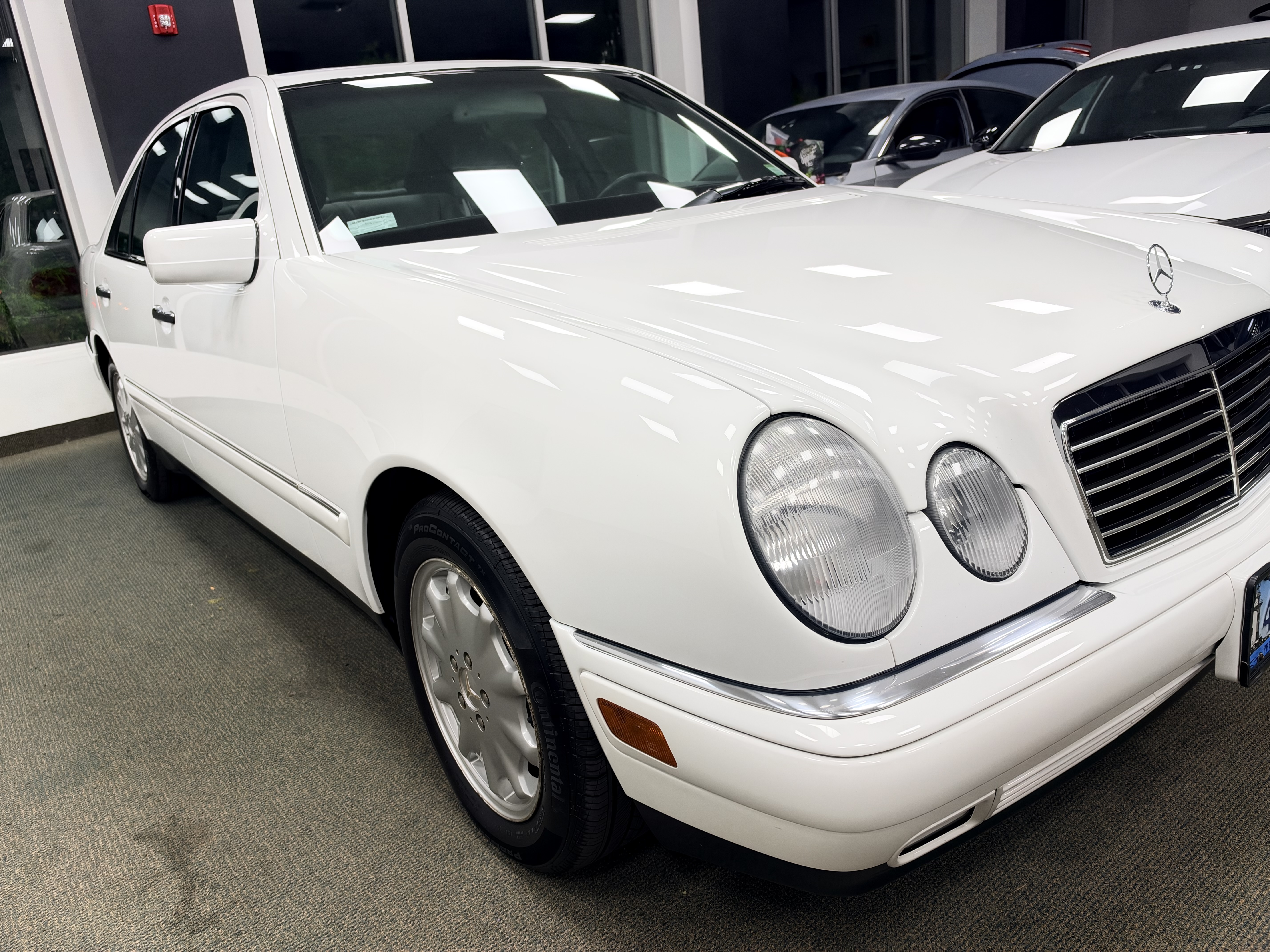 Used 1998 Mercedes-Benz E 300 Sedan image 1