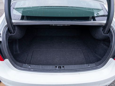 Used 2017 Volvo S60 T5 Inscription image 11