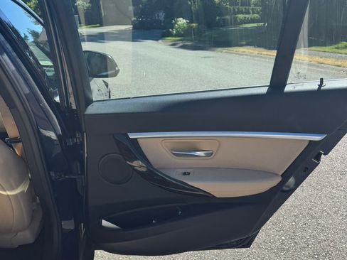 Used 2017 BMW 330i xDrive Sedan image 12