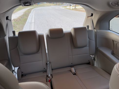 Used 2014 Honda Odyssey EX-L image 13