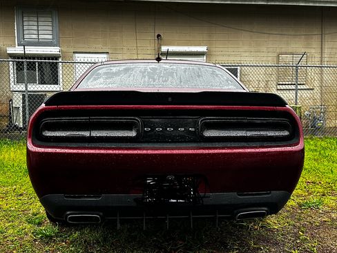 Used 2018 Dodge Challenger SXT Plus RWD image 2