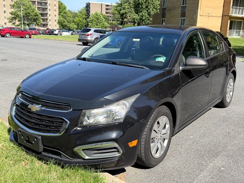 Used 2016 Chevrolet Cruze LS FWD image 2