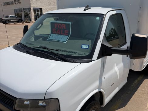 Used 2021 Chevrolet Express 3500 w/ Power Convenience Package RWD image 6