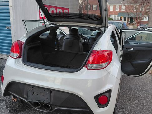 Used 2013 Hyundai Veloster Turbo image 2